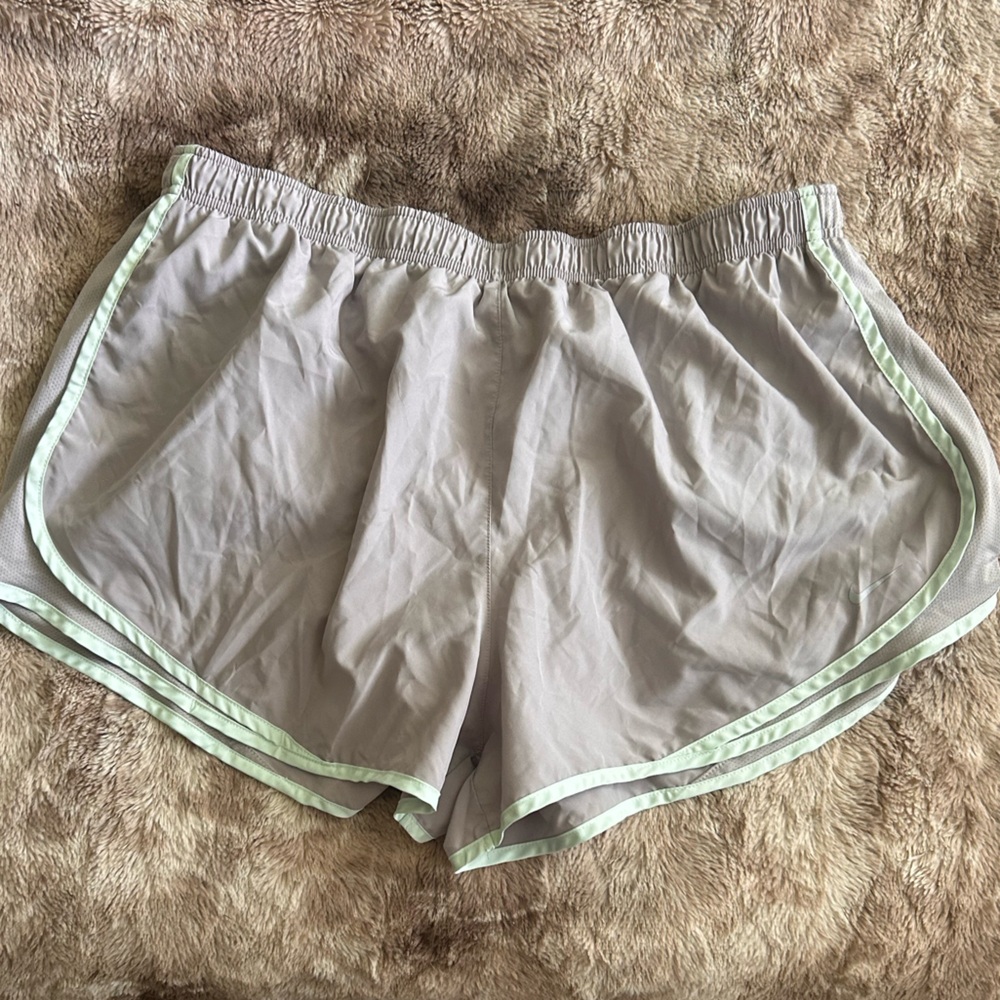 Nike Women's Dri-FIT Tempo Short